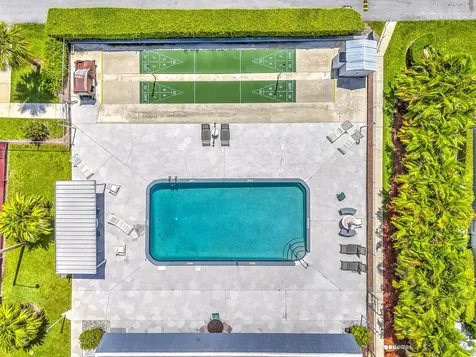 2886 E Fernley Drive E West Palm Beach FL 33415