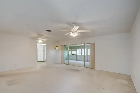2886 E Fernley Drive E West Palm Beach FL 33415