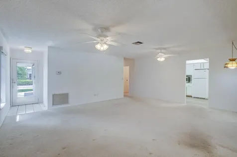 2886 E Fernley Drive E West Palm Beach FL 33415