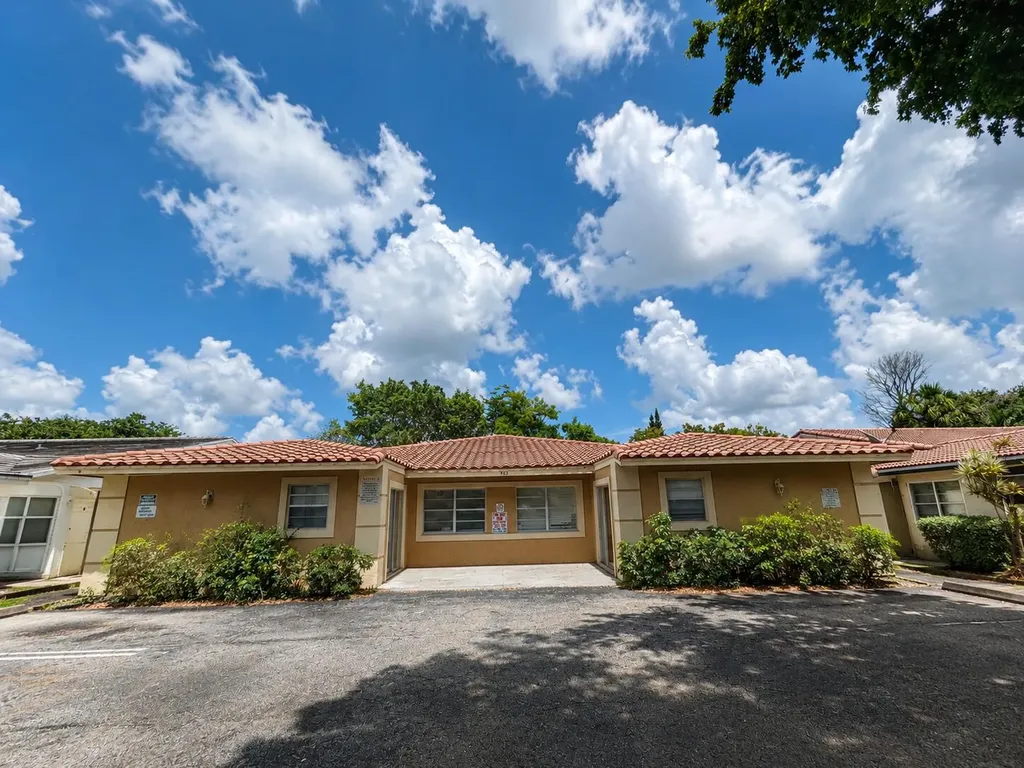 4125 Woodside Drive Coral Springs FL 33065