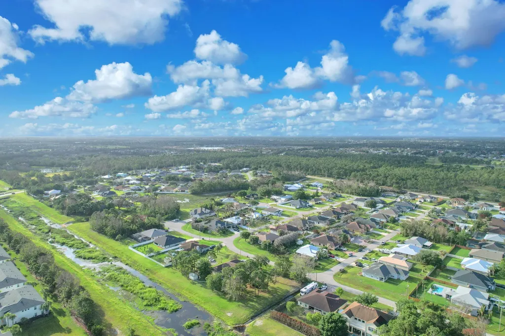 5464 NW Boydga Avenue Port St Lucie FL 34986