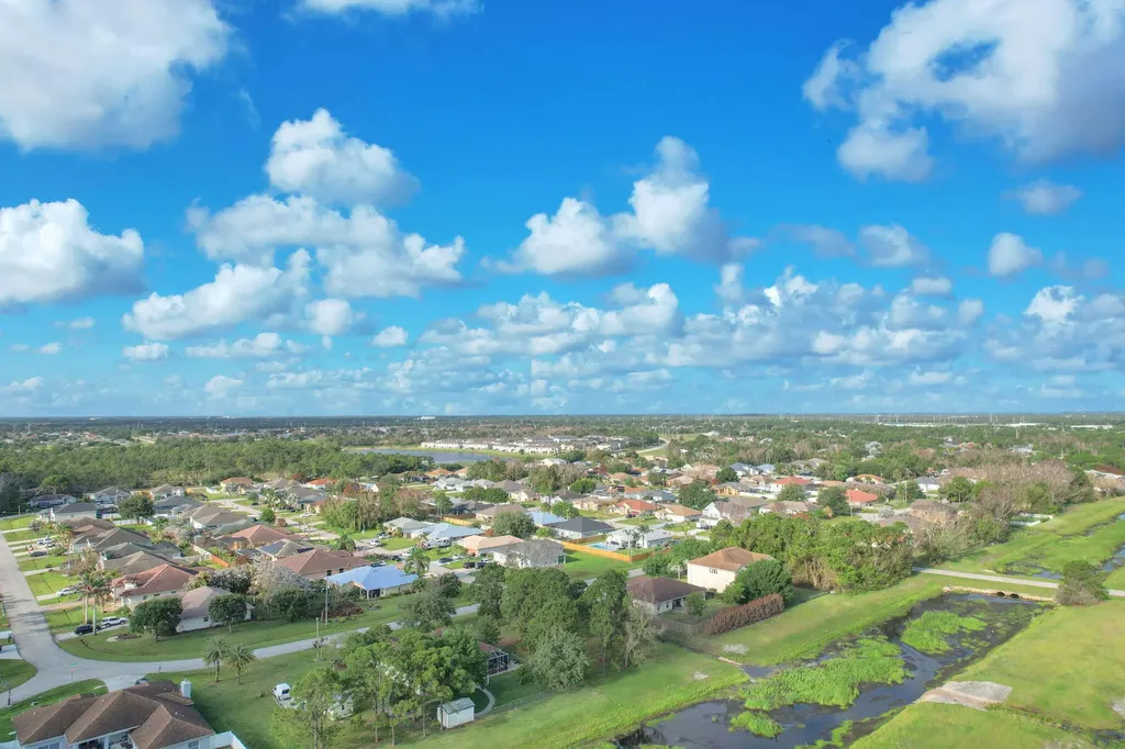 5464 NW Boydga Avenue Port St Lucie FL 34986