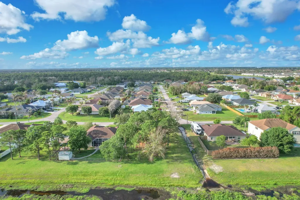 5464 NW Boydga Avenue Port St Lucie FL 34986