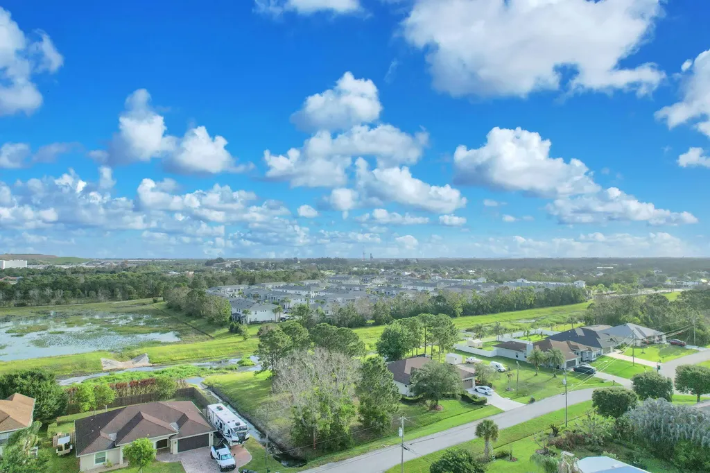 5464 NW Boydga Avenue Port St Lucie FL 34986