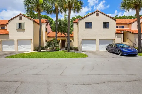 14 Vía De Casas Sur Boynton Beach FL 33426