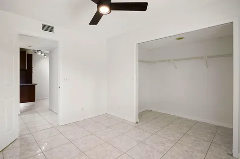 14 Vía De Casas Sur Boynton Beach FL 33426