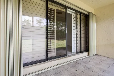 14 Vía De Casas Sur Boynton Beach FL 33426