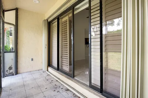 14 Vía De Casas Sur Boynton Beach FL 33426