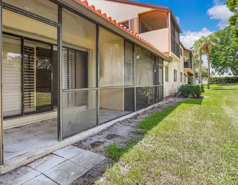 14 Vía De Casas Sur Boynton Beach FL 33426