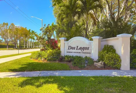 14 Vía De Casas Sur Boynton Beach FL 33426