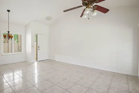 14 Vía De Casas Sur Boynton Beach FL 33426