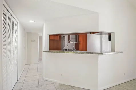 14 Vía De Casas Sur Boynton Beach FL 33426