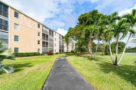 6795 Huntington Lane Delray Beach FL 33446