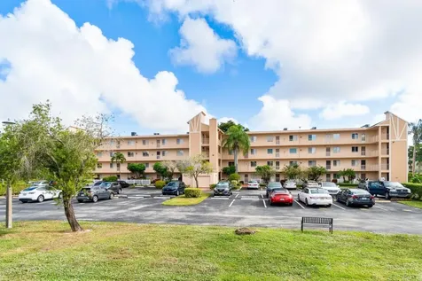6795 Huntington Lane Delray Beach FL 33446