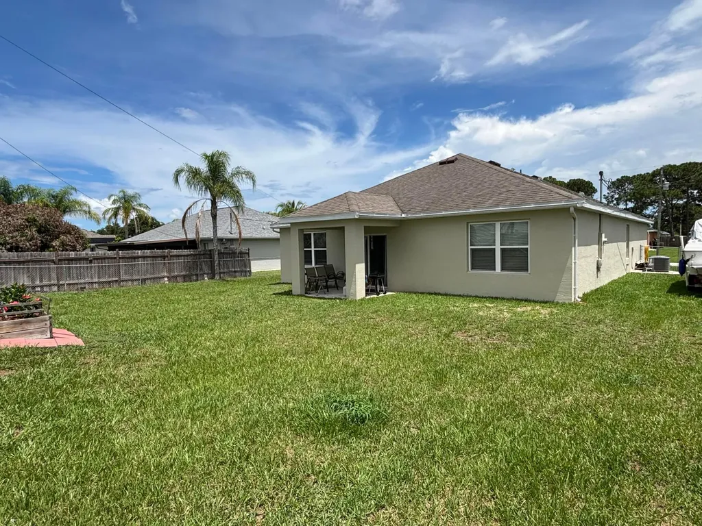 1169 SW Hunnicut Avenue Port St Lucie FL 34953