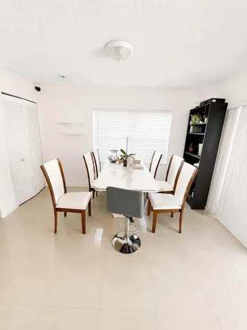 4291 NW 42nd Street Lauderdale Lakes FL 33319