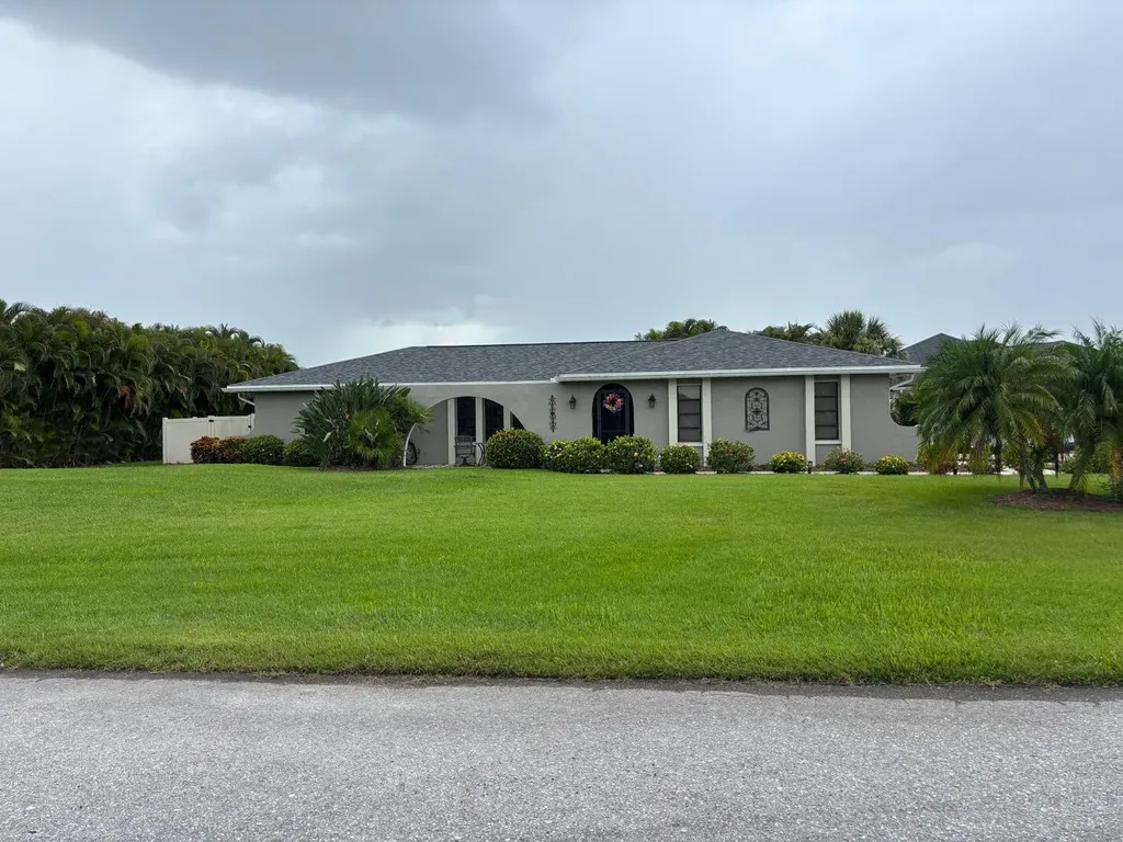 17071 Waters Edge Circle North Fort Myers FL 33917