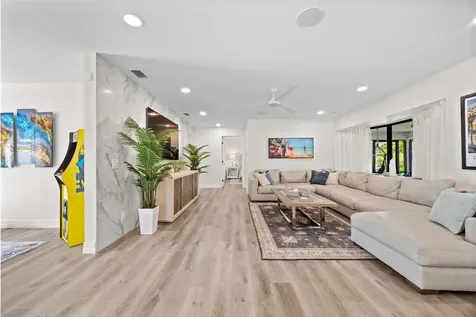 526 Linnet Circle Delray Beach FL 33444