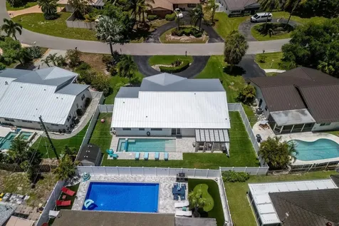 526 Linnet Circle Delray Beach FL 33444