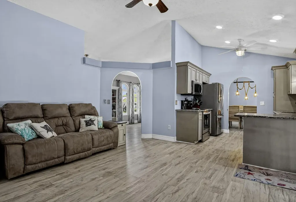 3005 SE Wake Road Port St Lucie FL 34984