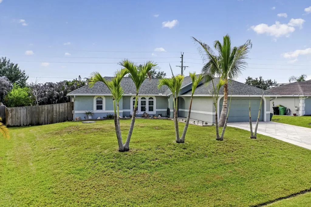 3005 SE Wake Road Port St Lucie FL 34984