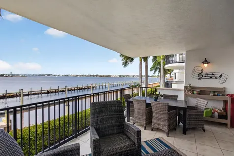 2700 S Federal Highway Boynton Beach FL 33435