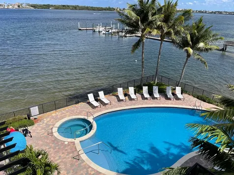 2700 S Federal Highway Boynton Beach FL 33435