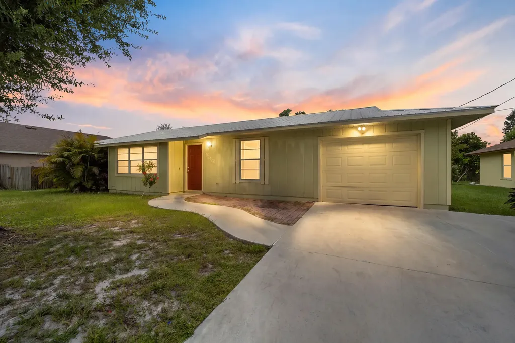 636 SW Eyerly Avenue Port St Lucie FL 34983