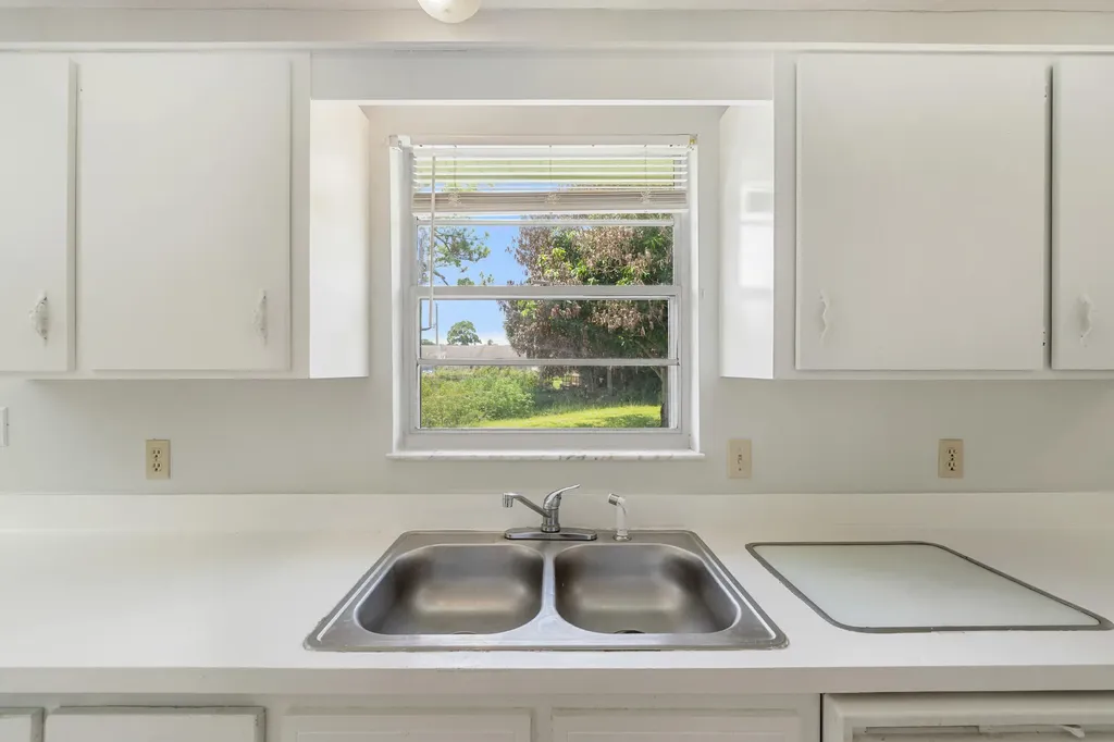 636 SW Eyerly Avenue Port St Lucie FL 34983