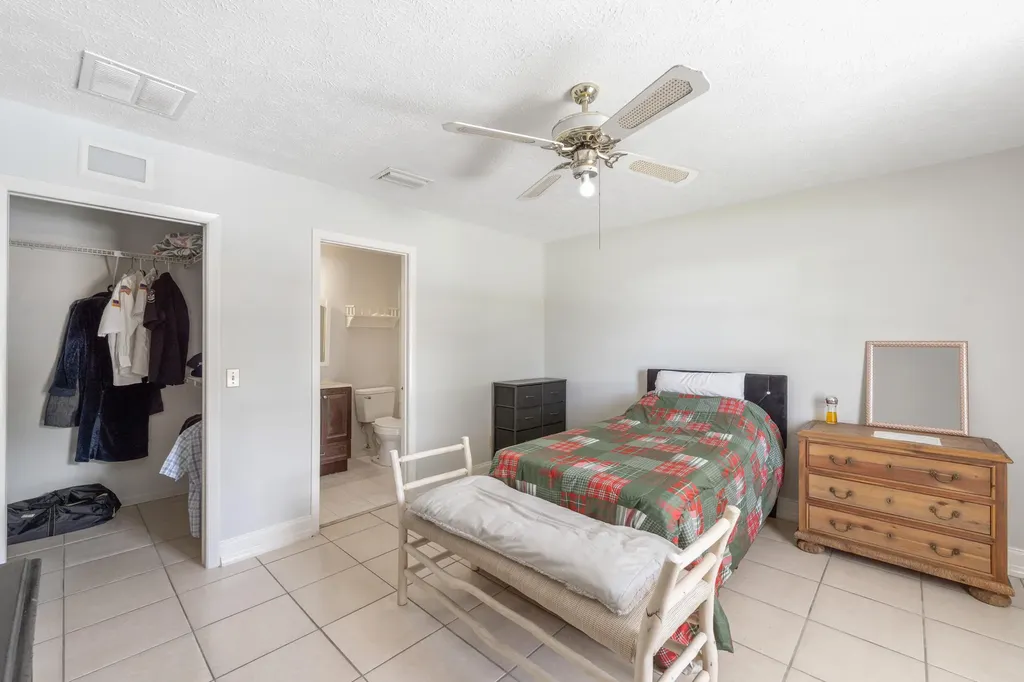636 SW Eyerly Avenue Port St Lucie FL 34983
