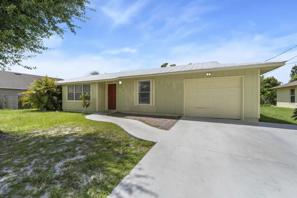 636 SW Eyerly Avenue Port St Lucie FL 34983
