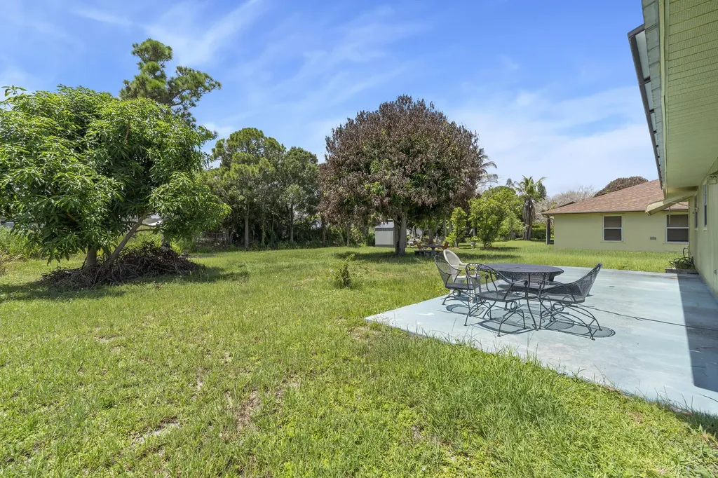 636 SW Eyerly Avenue Port St Lucie FL 34983