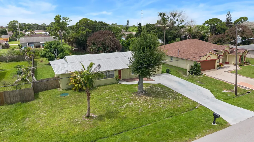 636 SW Eyerly Avenue Port St Lucie FL 34983