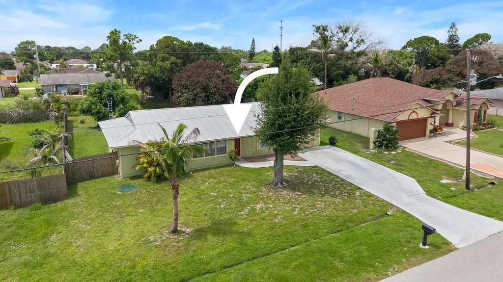 636 SW Eyerly Avenue Port St Lucie FL 34983