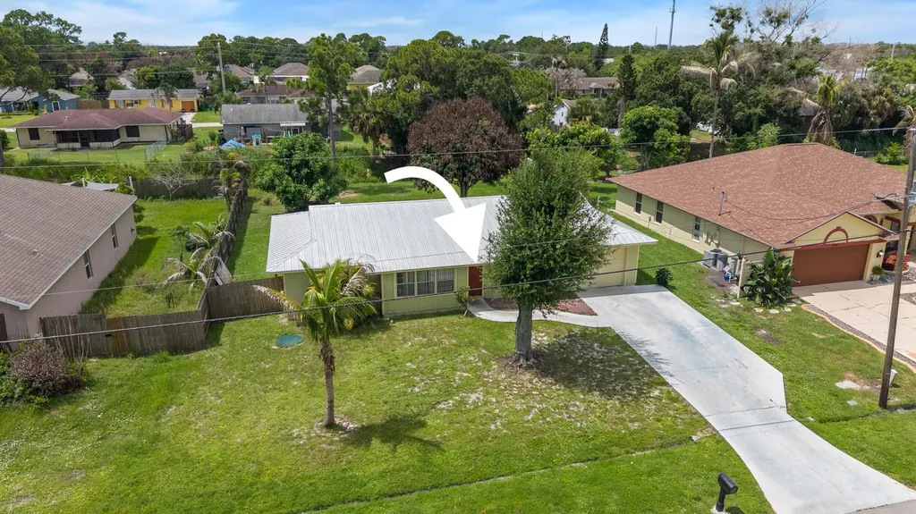 636 SW Eyerly Avenue Port St Lucie FL 34983