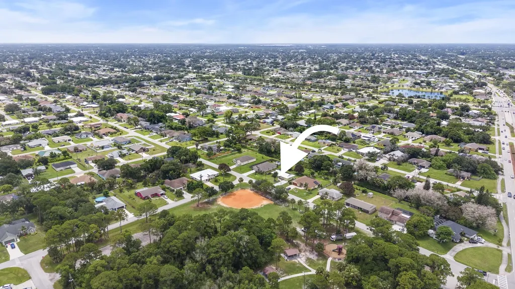 636 SW Eyerly Avenue Port St Lucie FL 34983