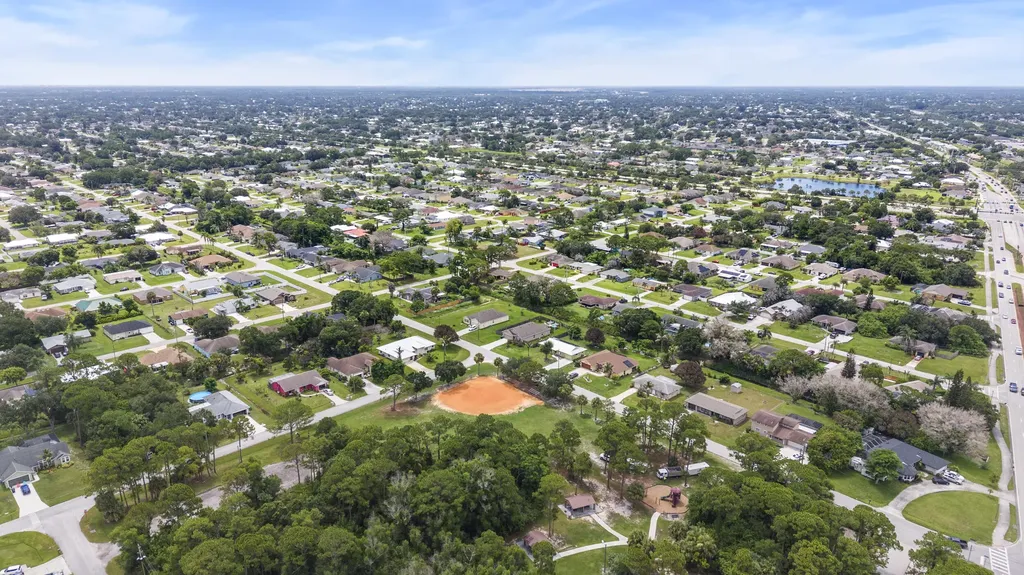 636 SW Eyerly Avenue Port St Lucie FL 34983