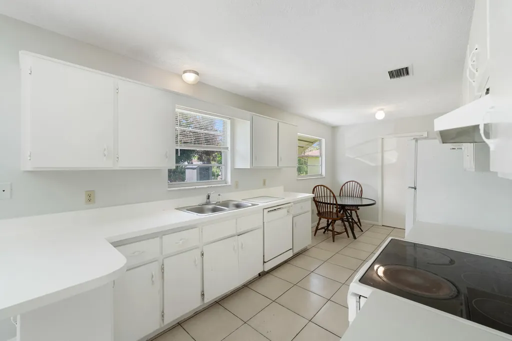 636 SW Eyerly Avenue Port St Lucie FL 34983