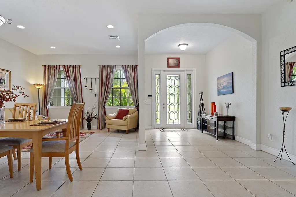 17854 88th Road N The Acreage FL 33470