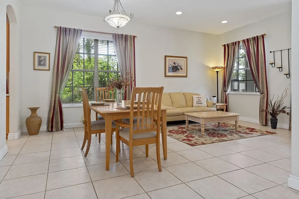 17854 88th Road N The Acreage FL 33470