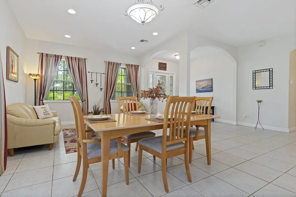 17854 88th Road N The Acreage FL 33470