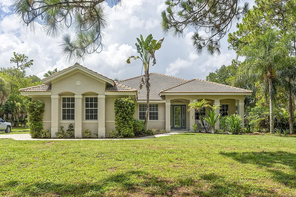 17854 88th Road N The Acreage FL 33470