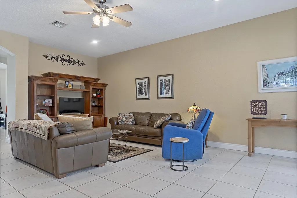 17854 88th Road N The Acreage FL 33470