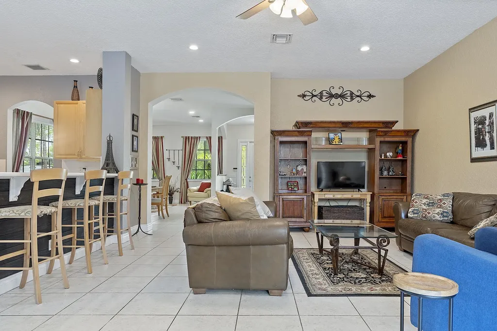 17854 88th Road N The Acreage FL 33470