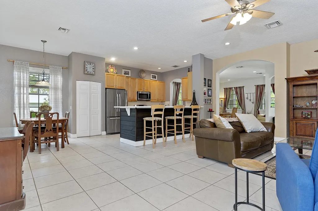17854 88th Road N The Acreage FL 33470