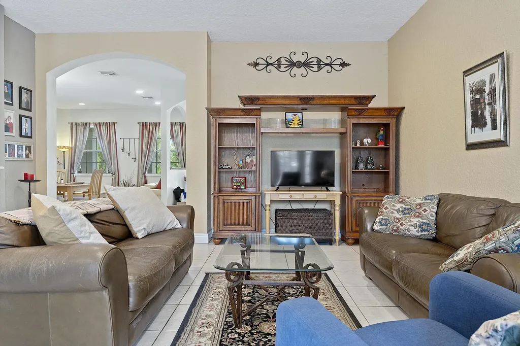 17854 88th Road N The Acreage FL 33470