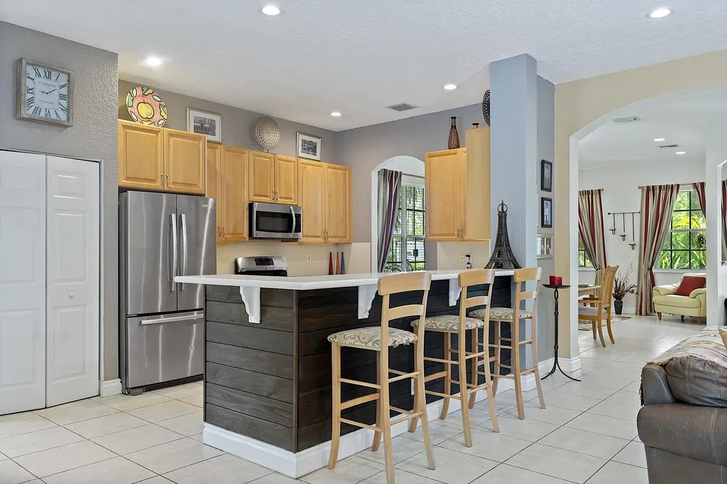 17854 88th Road N The Acreage FL 33470