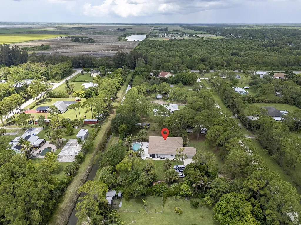 17854 88th Road N The Acreage FL 33470
