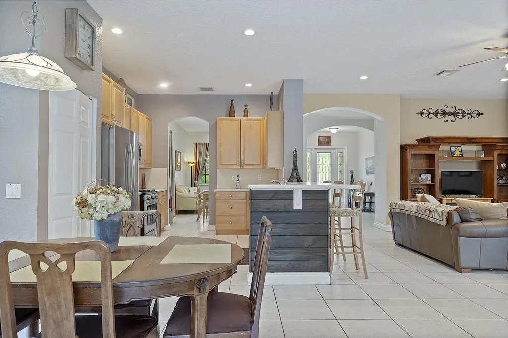 17854 88th Road N The Acreage FL 33470