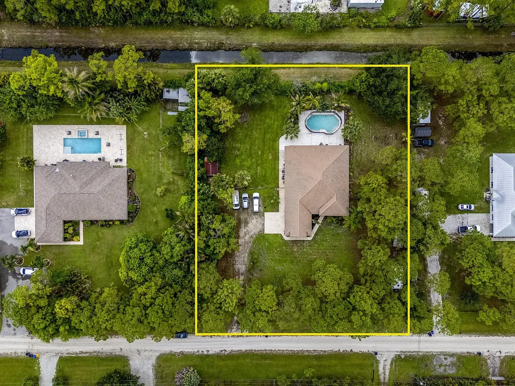 17854 88th Road N The Acreage FL 33470
